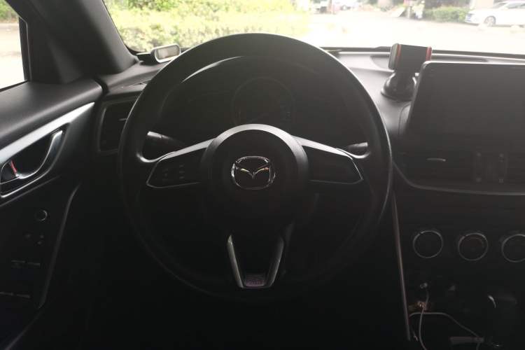 Used Mazda CX-4 2018 2.0L Automatic Two-Wheel Drive Blue Sky Dynamic Version China V Standard Steering Wheel
