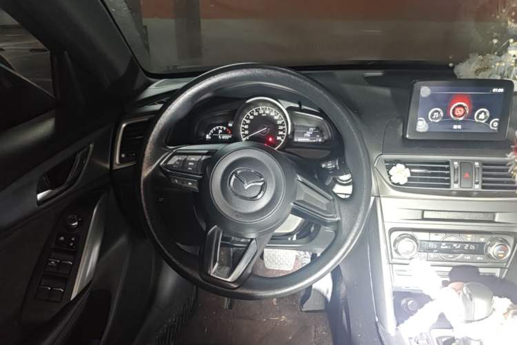 Used Mazda CX-4 2018 2.0L Automatic Two-Wheel Drive Blue Sky Exploration Version China V Standard Steering Wheel