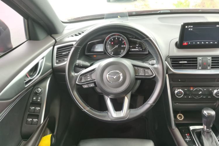 Used Mazda CX-4 2018 2.0L Automatic Two-Wheel Drive Blue Sky Leading Edition China V Standard Steering Wheel