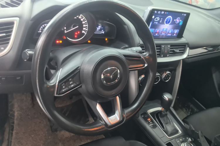 Used Mazda CX-4 2018 2.0L Automatic Two-Wheel Drive Blue Sky Dynamic Version China VI Standard Steering Wheel