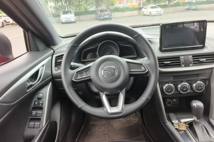 Used Mazda CX-4 2018 2.0L Automatic Two-Wheel Drive Blue Sky Dynamic Version China V Standard Steering Wheel
