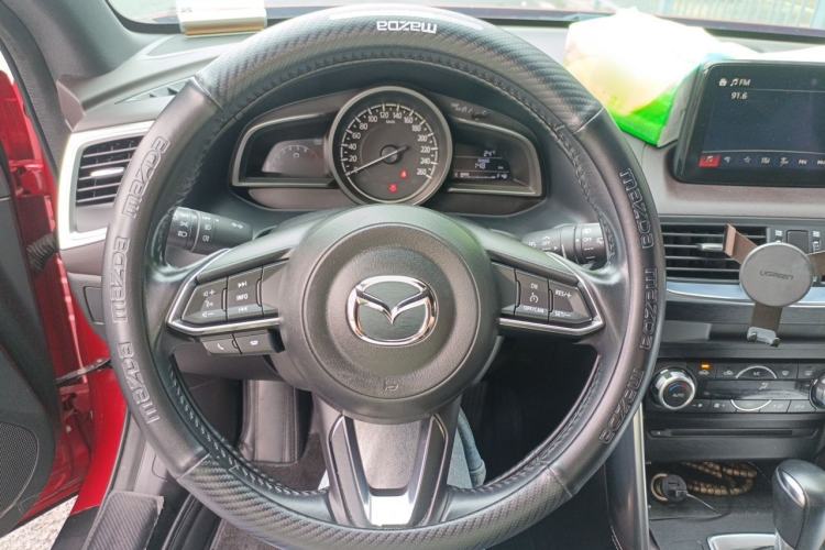 Used Mazda CX-4 2018 2.0L Automatic Two-Wheel Drive Blue Sky Premium Upgrade Version China VI Standard Steering Wheel