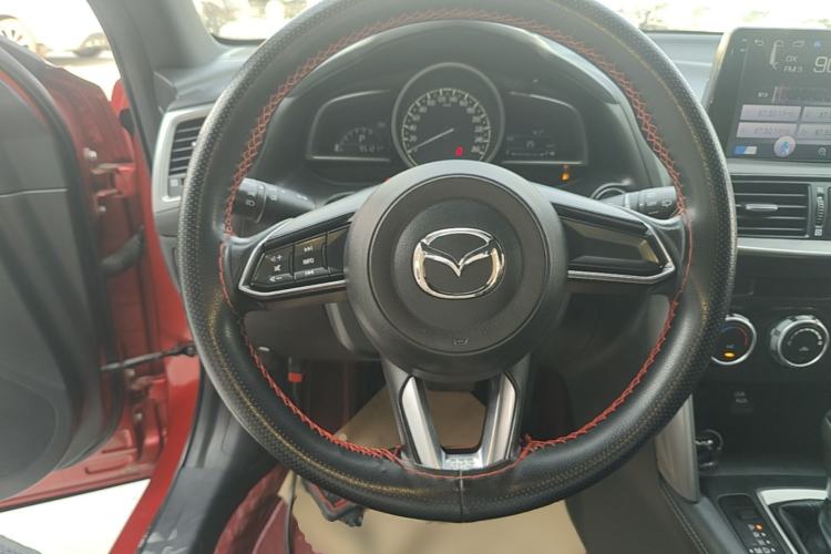 Used Mazda CX-4 2018 2.0L Automatic 2WD Blue Sky Exploration Edition China VI Standard Steering Wheel