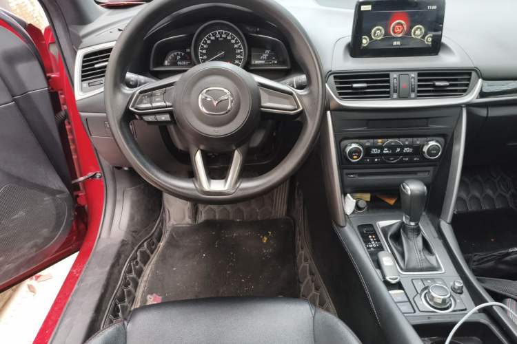 Used Mazda CX-4 2018 2.0L Automatic Two-Wheel Drive Blue Sky Exploration Version China V Standard Steering Wheel