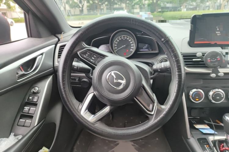 Used Mazda CX-4 2018 2.0L Automatic Two-Wheel Drive Blue Sky Luxury Edition Steering Wheel