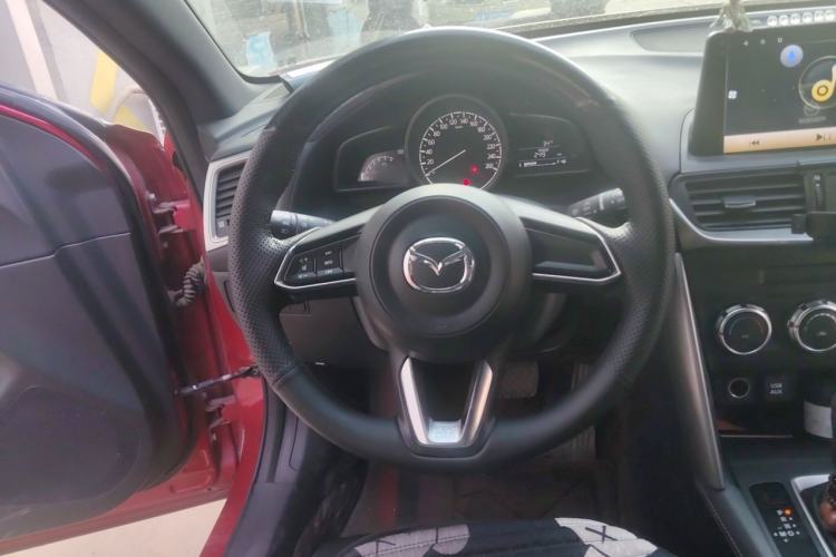 Used Mazda CX-4 2018 2.0L Automatic Two-Wheel Drive Blue Sky Dynamic Version China VI Standard Steering Wheel