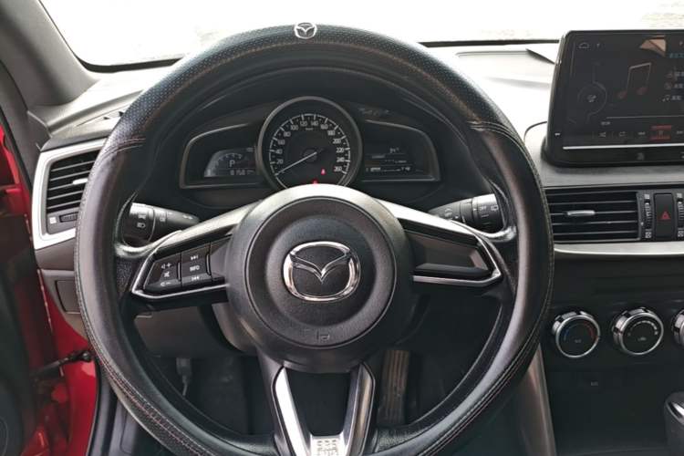 Used Mazda CX-4 2018 2.0L Automatic Two-Wheel Drive Blue Sky Dynamic Version China V Standard Steering Wheel