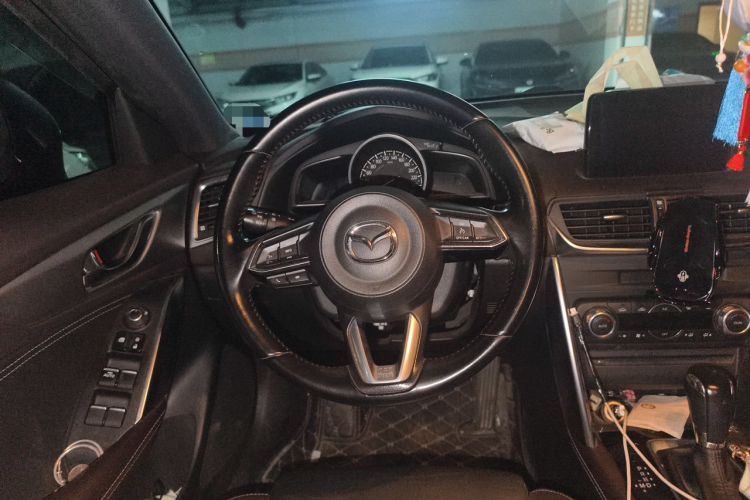 Used Mazda CX-4 2018 2.0L Automatic Two-Wheel Drive Blue Sky Exploration Version China V Standard Steering Wheel