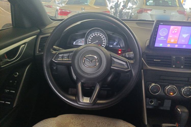 Used Mazda CX-4 2018 2.0L Automatic Two-Wheel Drive Blue Sky Dynamic Version China VI Standard Steering Wheel