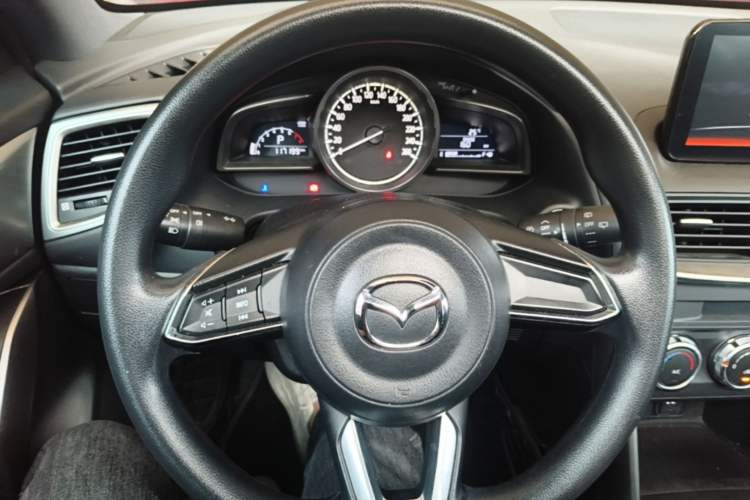 Used Mazda CX-4 2018 2.0L Automatic Two-Wheel Drive Blue Sky Dynamic Version China VI Standard Steering Wheel