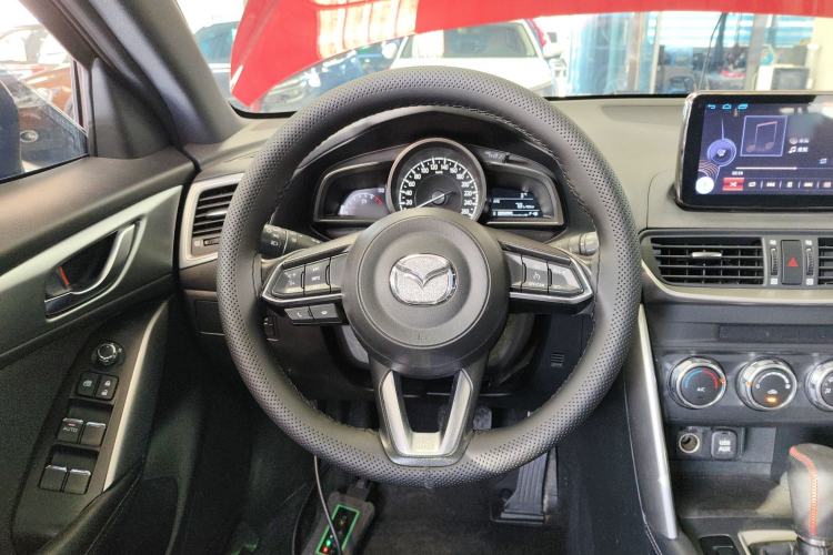Used Mazda CX-4 2018 2.0L Automatic Two-Wheel Drive Blue Sky Dynamic Version China V Standard Steering Wheel