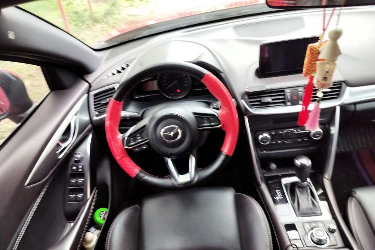Used Mazda CX-4 2018 2.0L Automatic Two-Wheel Drive Blue Sky Premium Upgrade Version China V Standard Steering Wheel