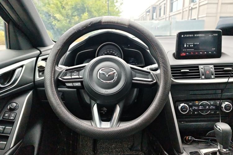 Used Mazda CX-4 2018 2.0L Automatic Two-Wheel Drive Blue Sky Exploration Version China V Standard Steering Wheel