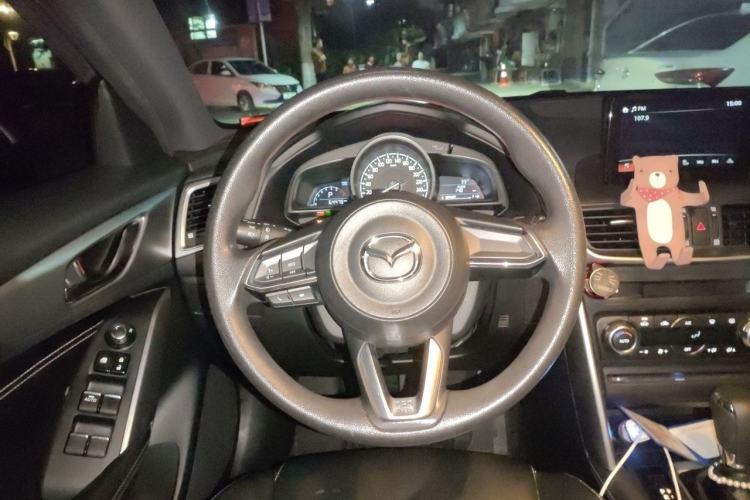 Used Mazda CX-4 2018 2.0L Automatic 2WD Blue Sky Exploration Edition China VI Standard Steering Wheel