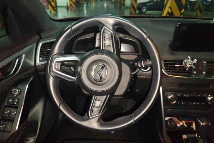 Used Mazda CX-4 2018 2.0L Automatic Two-Wheel Drive Blue Sky Premium Upgrade Version China VI Standard Steering Wheel