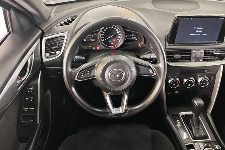 Used Mazda CX-4 2018 2.0L Automatic Two-Wheel Drive Blue Sky Dynamic Version China VI Standard Steering Wheel