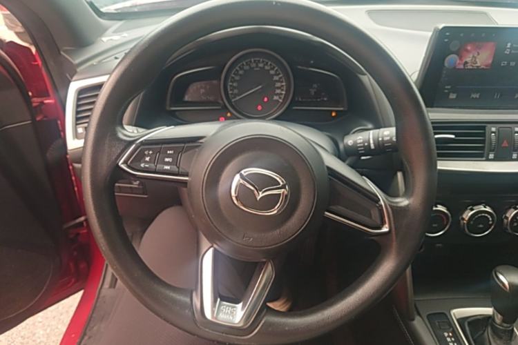 Used Mazda CX-4 2018 2.0L Automatic Two-Wheel Drive Blue Sky Dynamic Version China VI Standard Steering Wheel