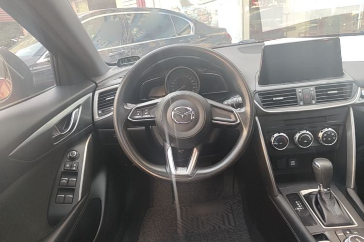 Used Mazda CX-4 2018 2.0L Automatic Two-Wheel Drive Blue Sky Dynamic Version China V Standard Steering Wheel