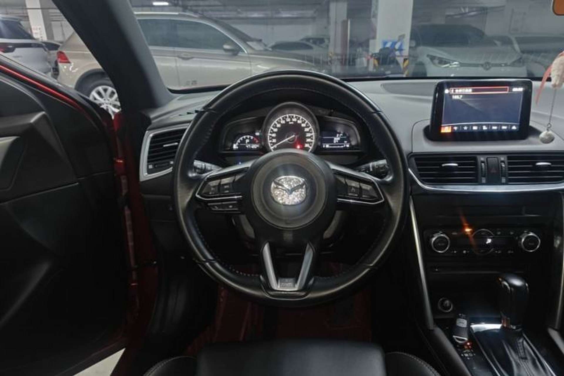 Used Mazda CX-4 2018 2.0L Automatic Two-Wheel Drive Blue Sky Premium Upgrade Version China VI Standard Steering Wheel