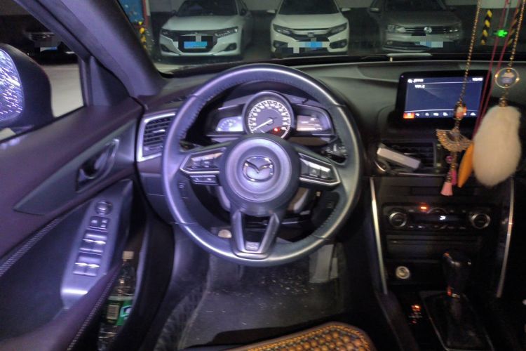 Used Mazda CX-4 2018 2.0L Automatic Two-Wheel Drive Blue Sky Premium Upgrade Version China VI Standard Steering Wheel