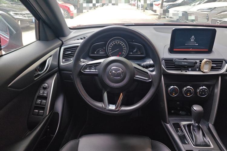 Used Mazda CX-4 2018 2.0L Automatic Two-Wheel Drive Blue Sky Dynamic Version China VI Standard Steering Wheel