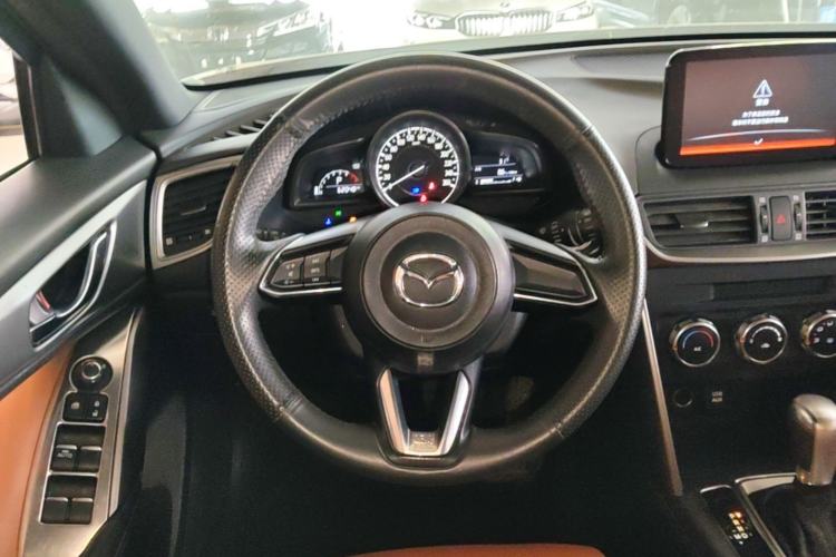 Used Mazda CX-4 2018 2.0L Automatic Two-Wheel Drive Blue Sky Dynamic Version China VI Standard Steering Wheel