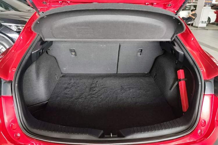 Used Mazda CX-4 2018 2.0L Automatic Two-Wheel Drive Blue Sky Luxury Edition Trunk