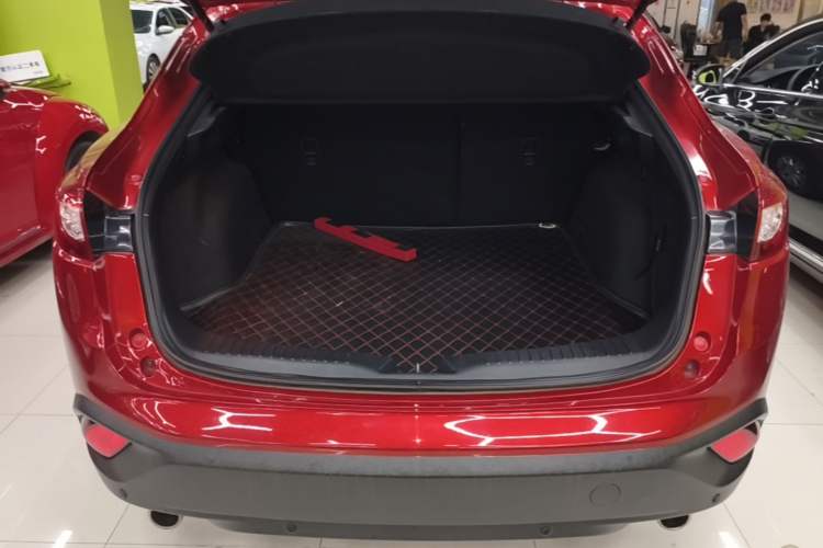 Used Mazda CX-4 2018 2.0L Automatic Two-Wheel Drive Blue Sky Dynamic Version China VI Standard Trunk