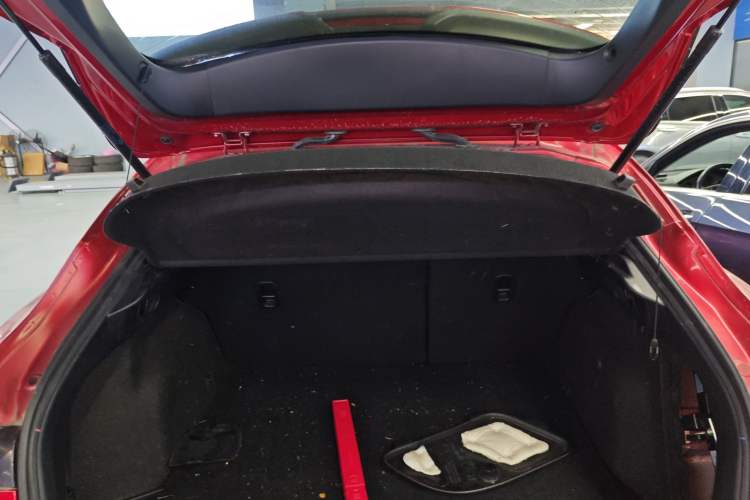 Used Mazda CX-4 2018 2.0L Automatic Two-Wheel Drive Blue Sky Luxury Edition Trunk