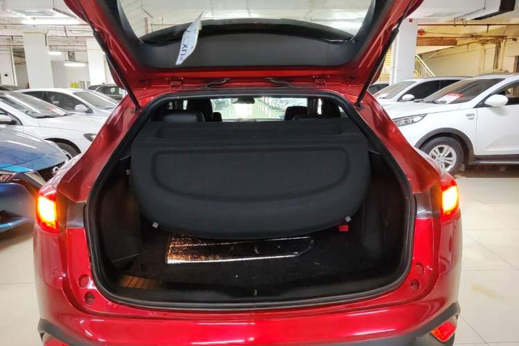 Used Mazda CX-4 2018 2.0L Automatic Two-Wheel Drive Blue Sky Premium Upgrade Version China V Standard Trunk