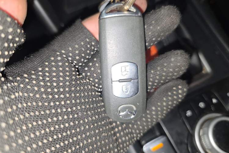 Used Mazda CX-4 2018 2.0L Automatic Two-Wheel Drive Blue Sky Dynamic Version China V Standard Vehicle Key