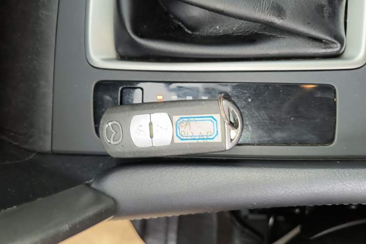 Used Mazda CX-4 2018 2.0L Automatic Two-Wheel Drive Blue Sky Dynamic Version China V Standard Vehicle Key