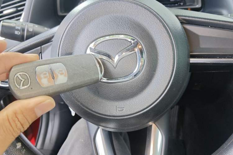 Used Mazda CX-4 2018 2.0L Automatic Two-Wheel Drive Blue Sky Dynamic Version China V Standard Vehicle Key