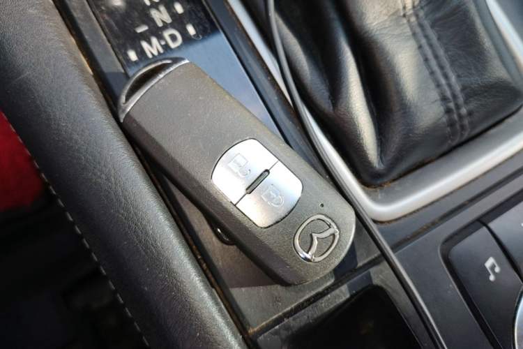 Used Mazda CX-4 2018 2.0L Automatic Two-Wheel Drive Blue Sky Exploration Version China V Standard Vehicle Key