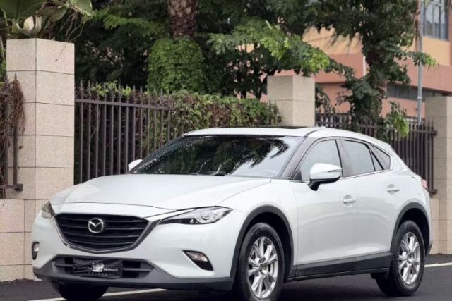 Used Mazda CX-4 2018 2.0L Automatic 2WD Blue Sky Exploration Edition China VI Standard