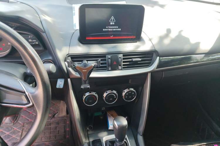 Used Mazda CX-4 2018 2.0L Automatic Two-Wheel Drive Blue Sky Dynamic Version China VI Standard Audio And AC Panel
