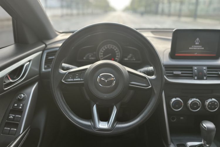 Used Mazda CX-4 2018 2.0L Automatic Two-Wheel Drive Blue Sky Dynamic Version China V Standard Audio And AC Panel