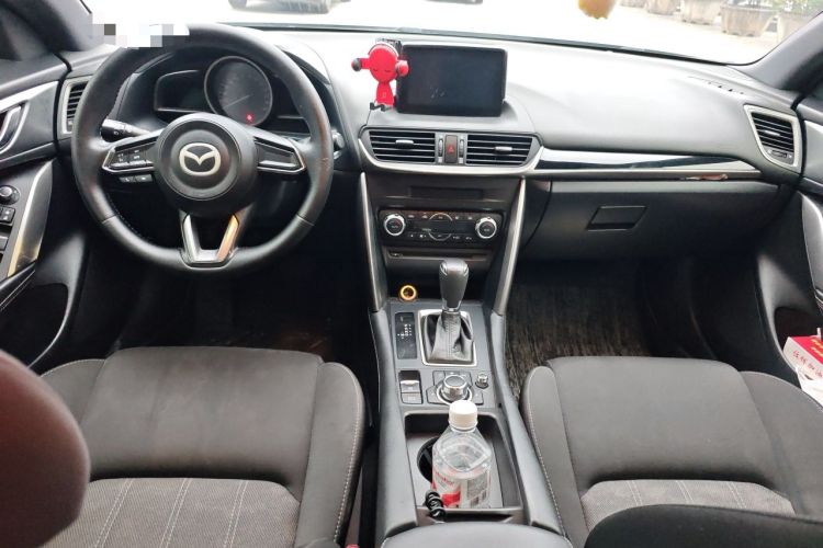 Used Mazda CX-4 2018 2.0L Automatic 2WD Blue Sky Exploration Edition China VI Standard Center Console
