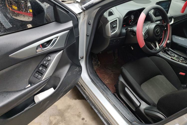 Used Mazda CX-4 2018 2.0L Automatic Two-Wheel Drive Blue Sky Dynamic Version China V Standard Driver Seat