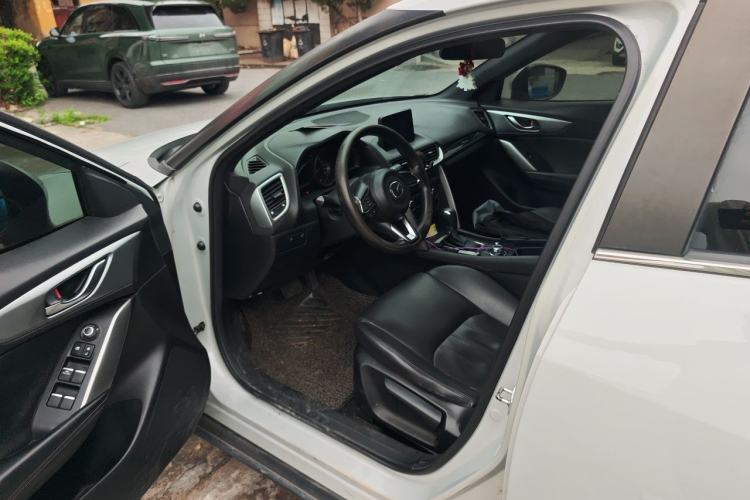 Used Mazda CX-4 2018 2.0L Automatic Two-Wheel Drive Blue Sky Exploration Version China V Standard Driver Seat