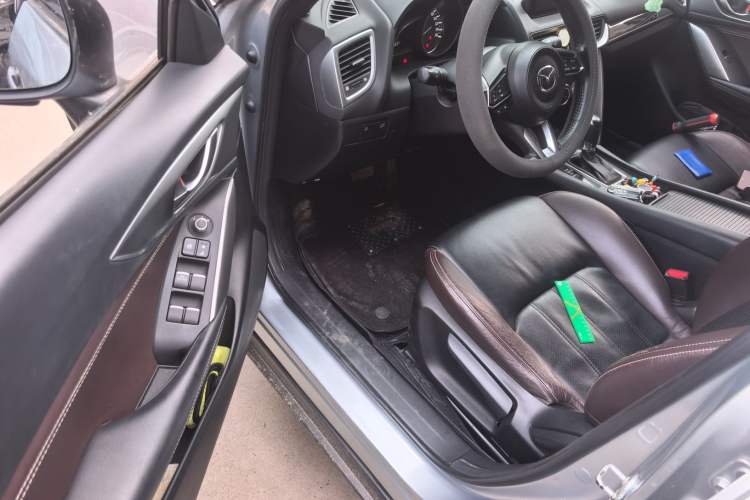 Used Mazda CX-4 2018 2.0L Automatic Two-Wheel Drive Blue Sky Dynamic Version China V Standard Driver Seat