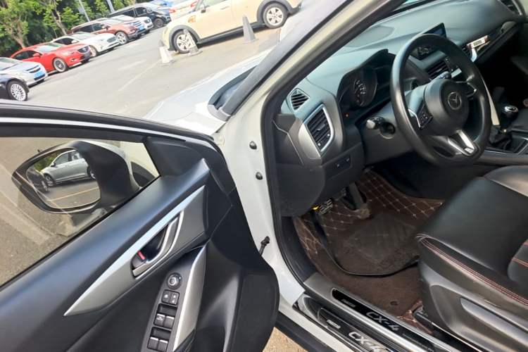 Used Mazda CX-4 2018 2.0L Manual Two-Wheel Drive Blue Sky Dynamic Edition China V Standard Driver Seat