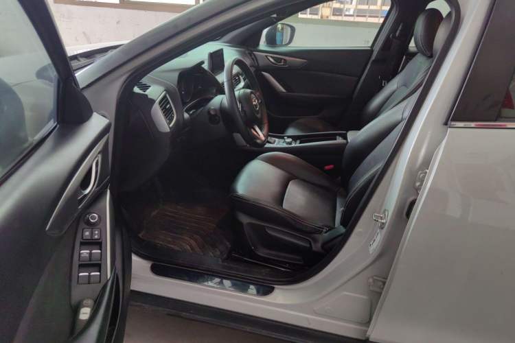 Used Mazda CX-4 2018 2.0L Automatic 2WD Blue Sky Exploration Edition China VI Standard Driver Seat