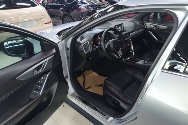 Used Mazda CX-4 2018 2.5L Automatic 4x4 Bluelight Fearless Edition China V Standard Driver Seat