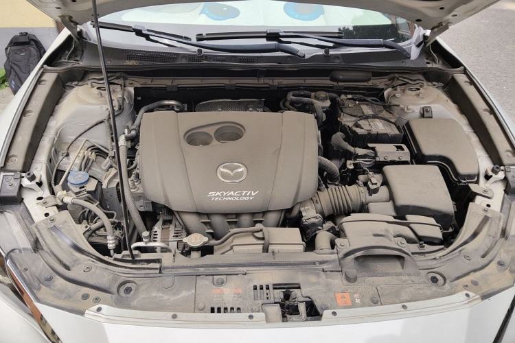 Used Mazda CX-4 2018 2.0L Automatic Two-Wheel Drive Blue Sky Dynamic Version China VI Standard Engine Bay