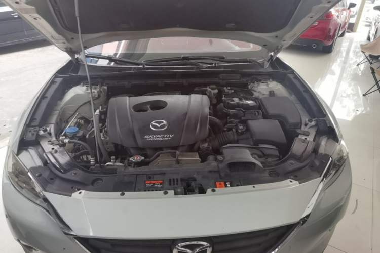 Used Mazda CX-4 2018 2.0L Automatic Two-Wheel Drive Blue Sky Dynamic Version China V Standard Engine Bay