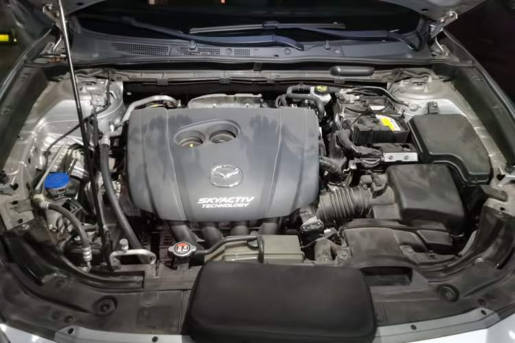 Used Mazda CX-4 2018 2.0L Automatic Two-Wheel Drive Blue Sky Dynamic Version China VI Standard Engine Bay