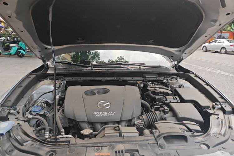 Used Mazda CX-4 2018 2.0L Automatic Two-Wheel Drive Blue Sky Dynamic Version China VI Standard Engine Bay