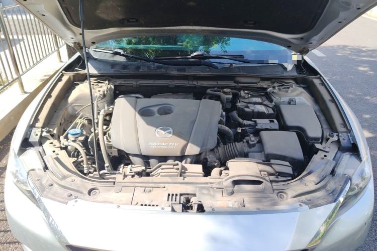 Used Mazda CX-4 2018 2.0L Automatic Two-Wheel Drive Blue Sky Dynamic Version China VI Standard Engine Bay