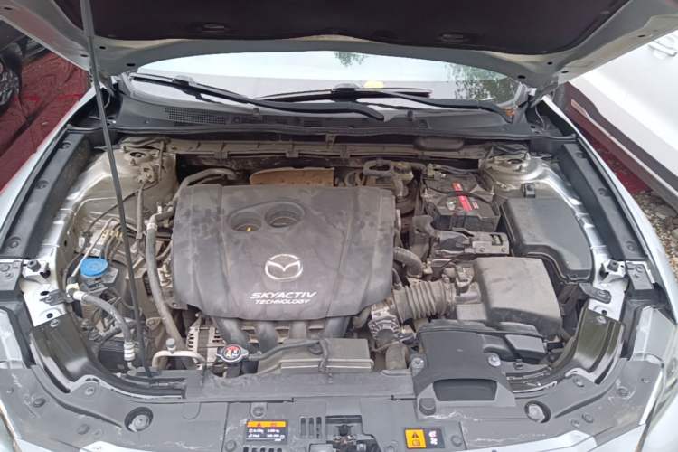 Used Mazda CX-4 2018 2.0L Automatic Two-Wheel Drive Blue Sky Dynamic Version China V Standard Engine Bay